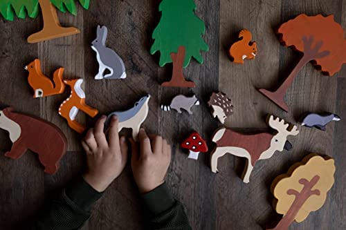 CASSARO Waldorf Wooden Animals Toys - Set of 15 multicolor forest animals and plant life - Handcrafted and hand painted